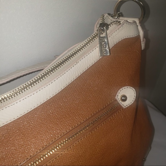 πΈ Guess Mariano Tan Gold Go-To Shoulder Bag - Picture 3 of 14